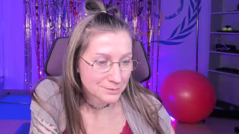 Snapshot of fridatander chatting on 02-23-25, 03:18 Frida Tander online show from 02-23-25, 03:18