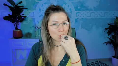 Snapshot of fridatander chatting on 03-06-25, 04:07 Frida Tander online show from 03-06-25, 04:07