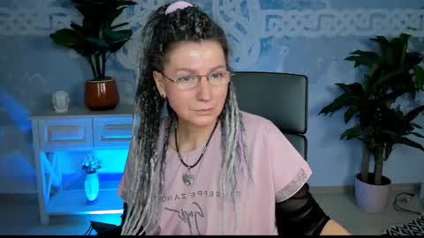 Snapshot of fridatander chatting on 11-03-25, 06:14 Frida Tander online show from 11-03-25, 06:14