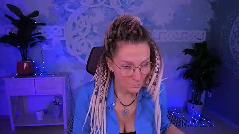 Frida Tander online show from 03-07-26, 05:15