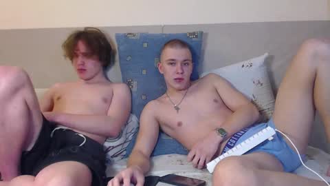 Yan and Martin online show from 04-09-26, 08:25