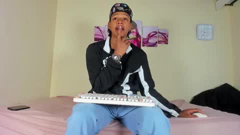 Snapshot of friends_420 chatting on 12-20-25, 08:27 friends_420 online show from 12-20-25, 08:27