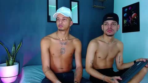 Snapshot of friendsofeverything_ chatting on 12-02-24, 12:29 Adam y pitter online show from 12-02-24, 12:29