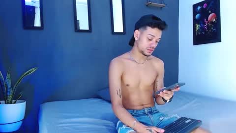 Snapshot of friendsofeverything_ chatting on 12-04-24, 11:52 Adam y pitter online show from 12-04-24, 11:52