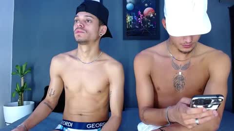 Snapshot of friendsofeverything_ chatting on 12-13-24, 01:12 Adam y pitter online show from 12-13-24, 01:12