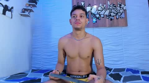 Snapshot of friendsofeverything_ chatting on 09-14-25, 02:05 Adam y pitter online show from 09-14-25, 02:05