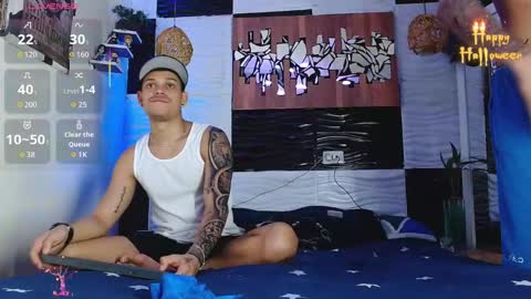 Snapshot of friendsofeverything_ chatting on 10-30-25, 01:23 Adam y pitter online show from 10-30-25, 01:23