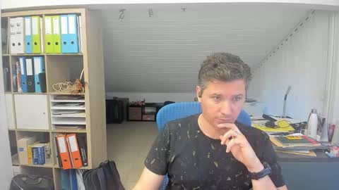 Francois online show from 10-10-25, 04:17