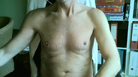 Snapshot of frisco69 chatting on 06-12-26, 03:44 frisco69 online show from 06-12-26, 03:44