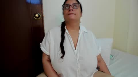 Lucy online show from 07-08-26, 07:40