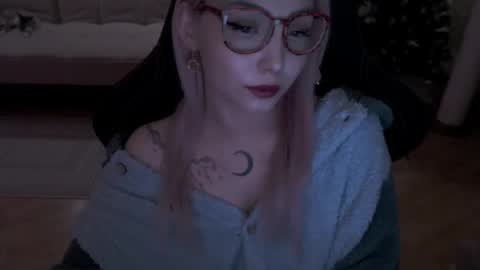 Snapshot of fromsun_forsoul chatting on 02-10-26, 09:52 Lilith online show from 02-10-26, 09:52