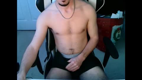 Snapshot of frostedtip06 chatting on 03-08-26, 06:39 frostedtip06 online show from 03-08-26, 06:39