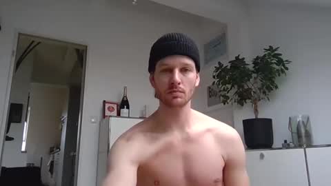 Snapshot of frozenyoga chatting on 02-20-25, 01:51 frozenyoga online show from 02-20-25, 01:51