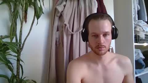 Snapshot of frozenyoga chatting on 02-23-25, 03:51 frozenyoga online show from 02-23-25, 03:51