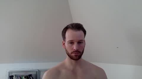 Snapshot of frozenyoga chatting on 12-21-25, 01:29 frozenyoga online show from 12-21-25, 01:29