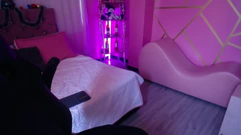 frreeya online show from 01-08-25, 08:07