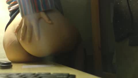 Snapshot of frumcake chatting on 01-18-26, 04:16 FrumCake online show from 01-18-26, 04:16