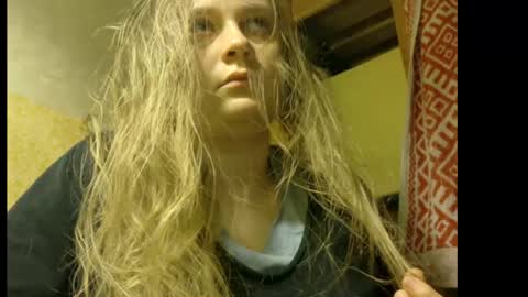 Snapshot of frumcake chatting on 04-28-26, 06:24 FrumCake online show from 04-28-26, 06:24