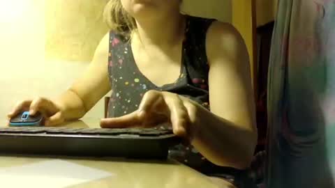 Snapshot of frumcake chatting on 06-25-26, 06:12 FrumCake online show from 06-25-26, 06:12