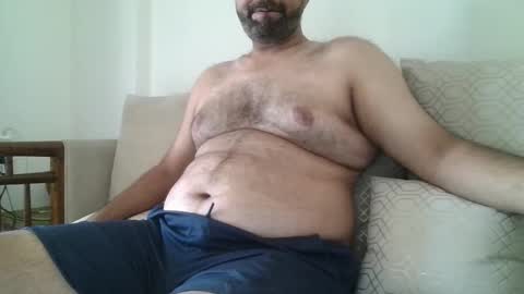 Snapshot of fruti_loops chatting on 01-30-25, 06:03 fruti loops Bull online show from 01-30-25, 06:03