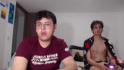 Snapshot of fuck_blow chatting on 11-17-25, 10:15 uwu online show from 11-17-25, 10:15