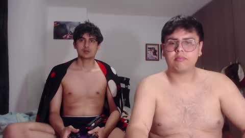 Snapshot of fuck_blow chatting on 11-21-25, 11:47 uwu online show from 11-21-25, 11:47