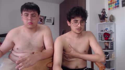 Snapshot of fuck_blow chatting on 11-22-25, 07:46 uwu online show from 11-22-25, 07:46