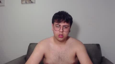 Snapshot of fuck_blow chatting on 11-26-25, 10:11 uwu online show from 11-26-25, 10:11