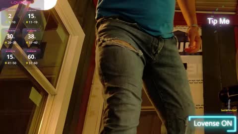 Snapshot of fuckadilf chatting on 09-28-25, 12:10 fuckadilf online show from 09-28-25, 12:10