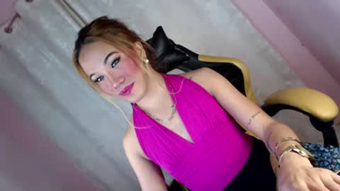 Snapshot of fuckerjenny8 chatting on 12-06-24, 10:27 sweetyJENNY online show from 12-06-24, 10:27