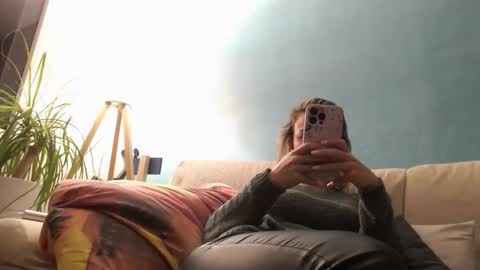 Snapshot of fuckhard4you chatting on 11-12-25, 08:30 La online show from 11-12-25, 08:30