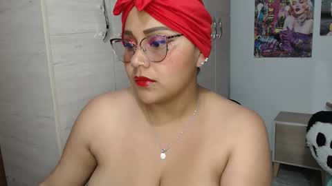 Snapshot of fucking_temptation1 chatting on 10-28-25, 01:53 Mia and Gary online show from 10-28-25, 01:53