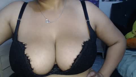 Snapshot of fucking_temptation1 chatting on 11-08-25, 02:34 Mia and Gary online show from 11-08-25, 02:34