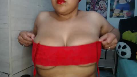 Snapshot of fucking_temptation1 chatting on 11-11-25, 02:22 Mia and Gary online show from 11-11-25, 02:22