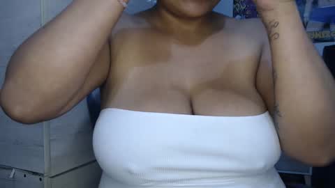 Snapshot of fucking_temptation1 chatting on 12-01-25, 02:38 Mia and Gary online show from 12-01-25, 02:38