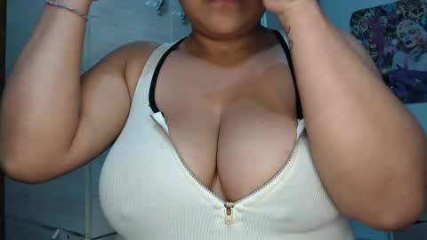 Snapshot of fucking_temptation1 chatting on 12-02-25, 02:28 Mia and Gary online show from 12-02-25, 02:28