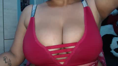 Mia and Gary  online show from 01-08-26, 02:36