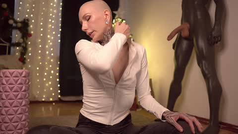 Eva         all my links   online show from 12-14-24, 12:23