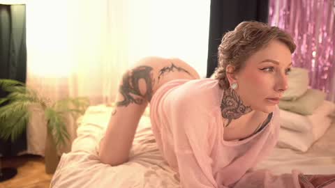 Snapshot of fuckingtoy_ chatting on 02-21-26, 11:00 Eva all my links online show from 02-21-26, 11:00