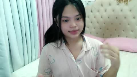 Snapshot of fuckme4everx chatting on 06-18-26, 02:45 Bunny online show from 06-18-26, 02:45