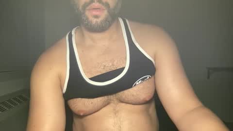 Snapshot of fuckyeahcoach chatting on 05-25-26, 05:46 Muscle Bear Jock in Training online show from 05-25-26, 05:46