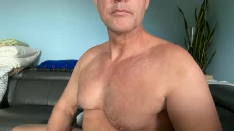 Snapshot of fuertecock chatting on 07-12-26, 11:51 Gregorio online show from 07-12-26, 11:51