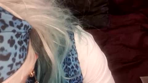 Snapshot of full4cefull chatting on 09-27-25, 10:09 Pizzaz online show from 09-27-25, 10:09