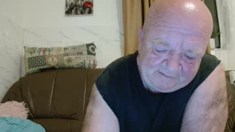 Snapshot of fullballs6 chatting on 04-28-26, 02:10 fullballs6 online show from 04-28-26, 02:10
