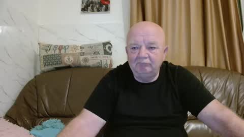 Snapshot of fullballs6 chatting on 05-01-26, 01:21 fullballs6 online show from 05-01-26, 01:21