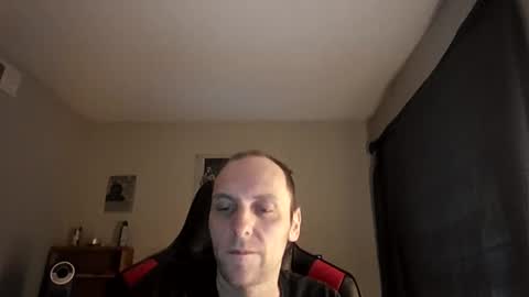 Snapshot of fun4u2tx chatting on 11-17-25, 08:03 fun4u2tx online show from 11-17-25, 08:03