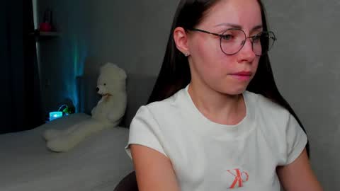 Snapshot of fun__nd__bun chatting on 06-30-26, 01:01 fun__nd__bun online show from 06-30-26, 01:01