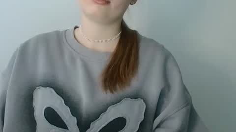 Snapshot of funemma000 chatting on 11-28-25, 07:33 Emma online show from 11-28-25, 07:33