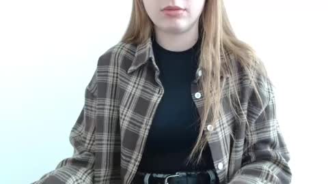 Emma online show from 05-19-26, 07:04