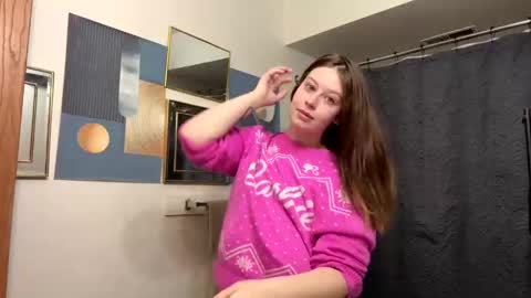 Linnys Palace online show from 11-17-25, 12:44